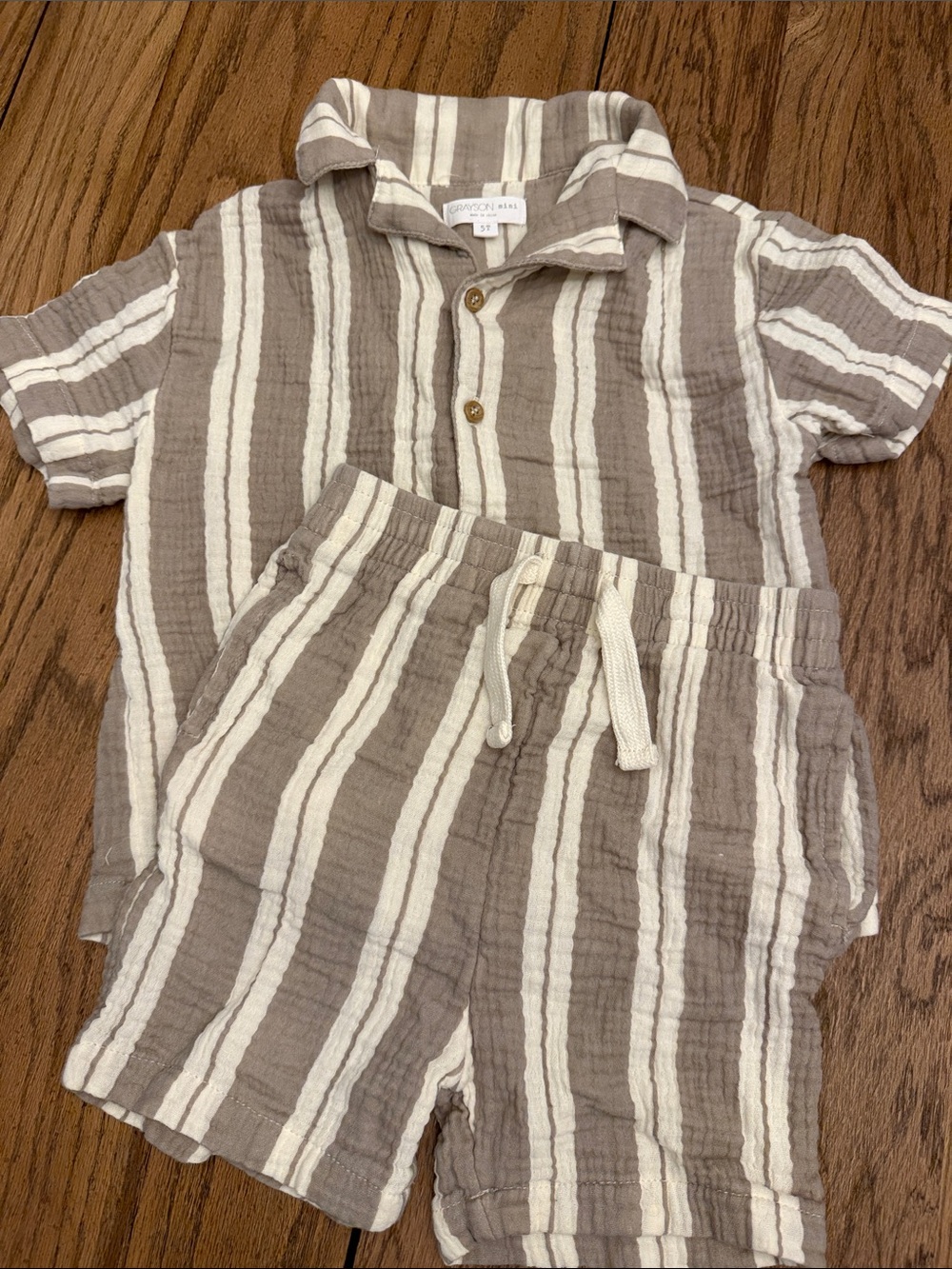 Grayson Mini Boys Striped Short-Sleeve & Shorts Set in Taupe & White Sz 5T  DUU